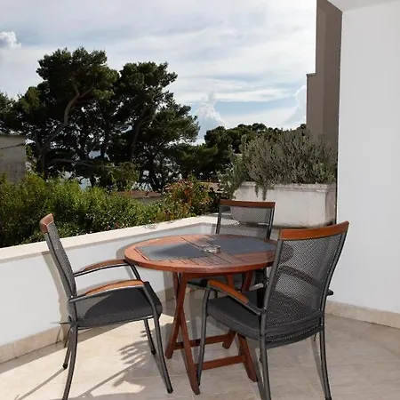 Apartments Villa Mili Brela Exterior photo