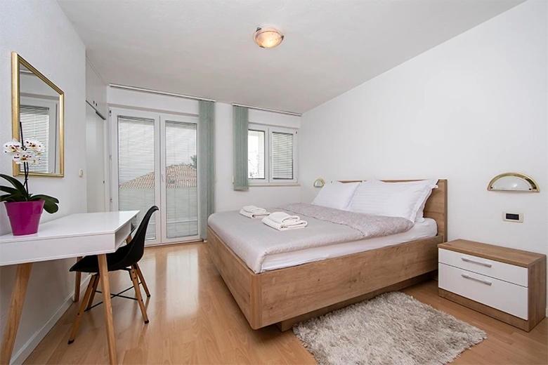 Mili Apartment